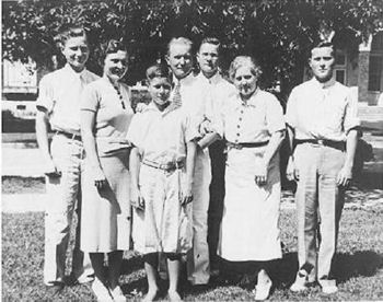William Pressley & Lucile "Cile" Burt Welch about 1938 in Selma, Alabama. Children L-R: Nathaniel, Ruby Burt, Joseph Edmund, William Pressley III, & Henry Burt.